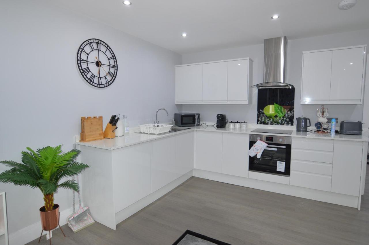 Stylish Central Self Contained Flat By Cozynest Ридинг Экстерьер фото